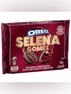 Selena Gomez Chocolate & Cinnamon Creme Oreo Cookies